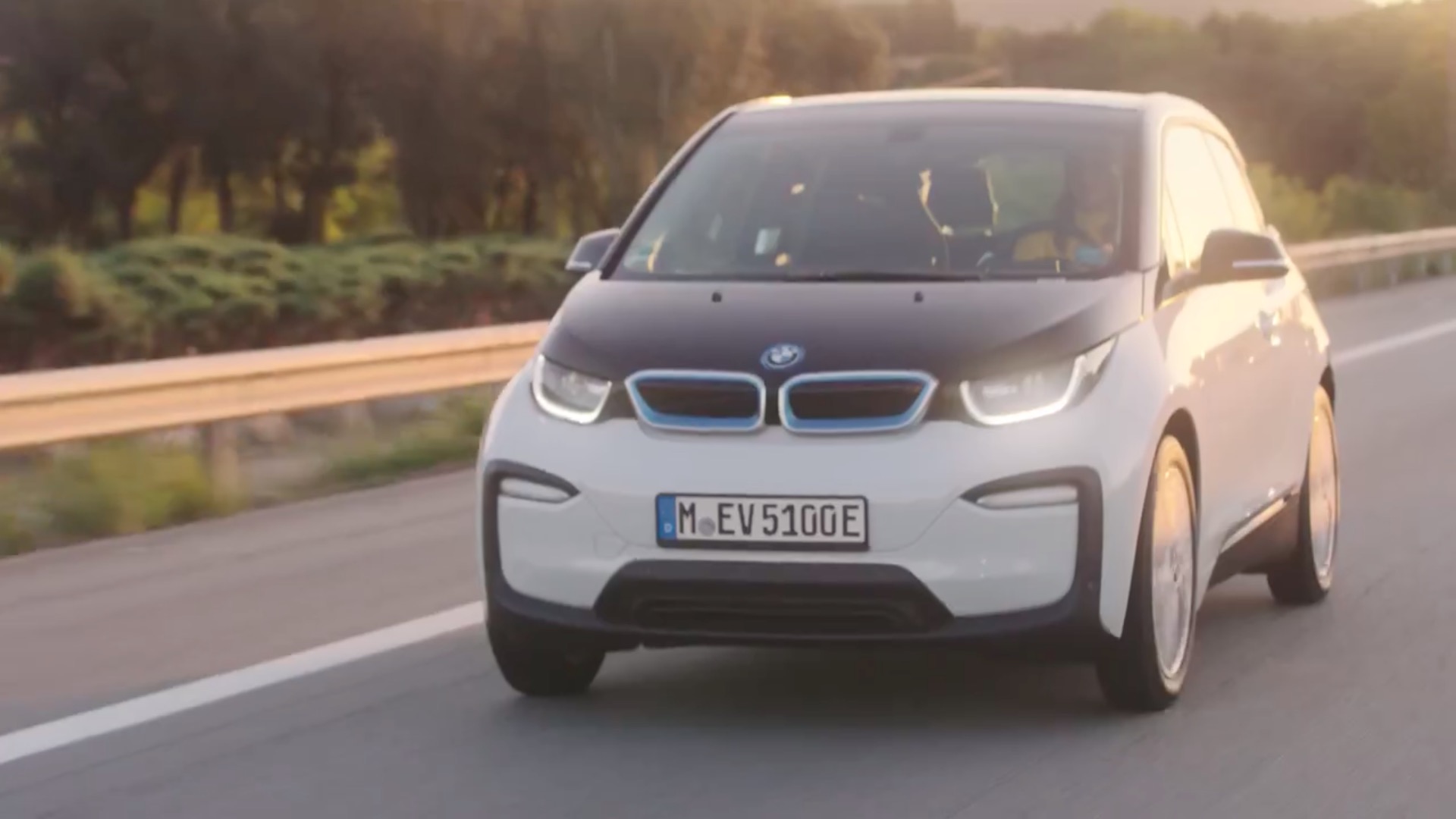 How to use a SHARE NOW keyless model